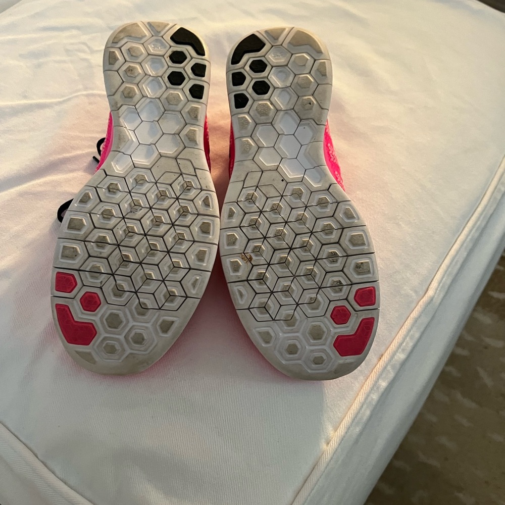 Nikes - Picture 3 of 3